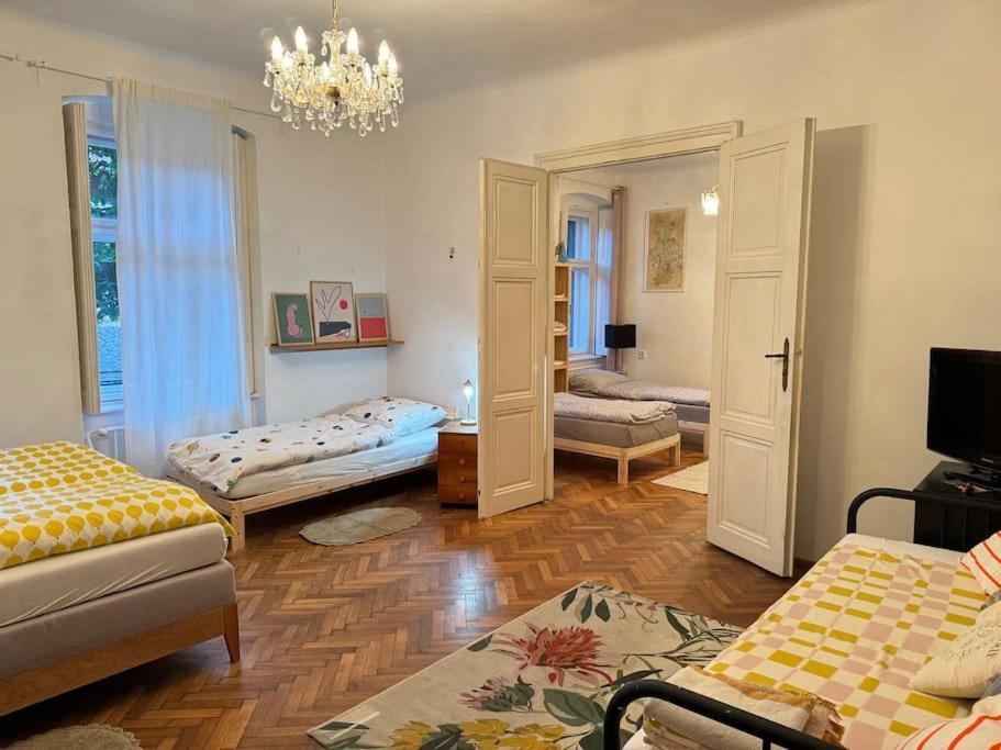 Big Old Town Special Apartment *